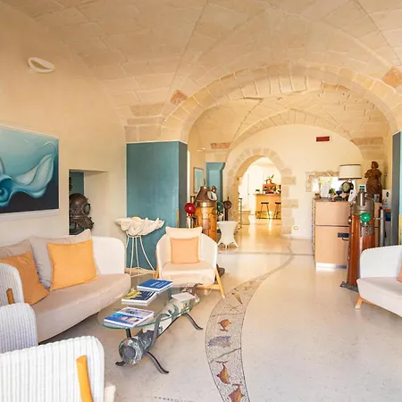 Corte Di Nettuno - Cdshotels 4* Οτράντο
