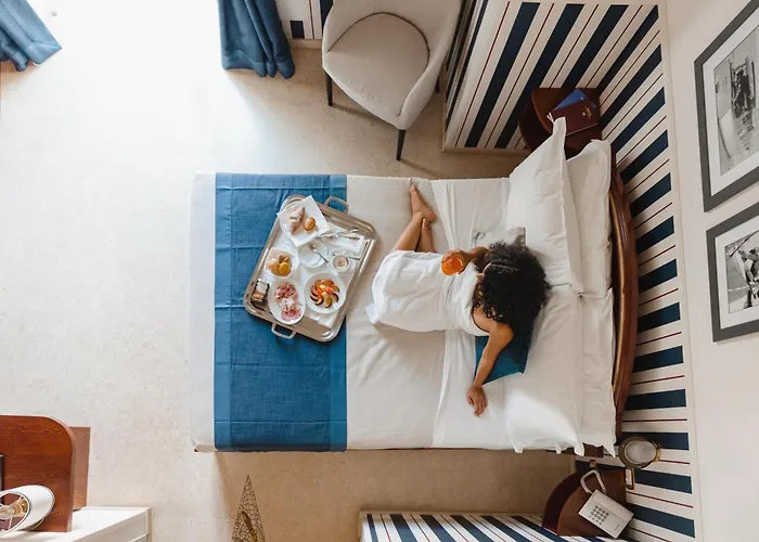 Corte Di Nettuno - Cdshotels فندق أوترانتو