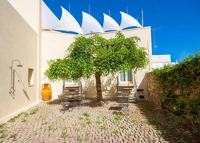 Отель Corte Di Nettuno - Cdshotels