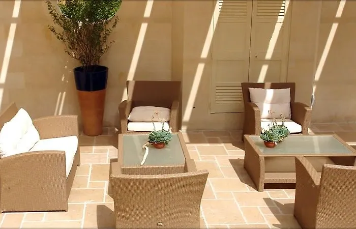 Отель Corte Di Nettuno - Cdshotels